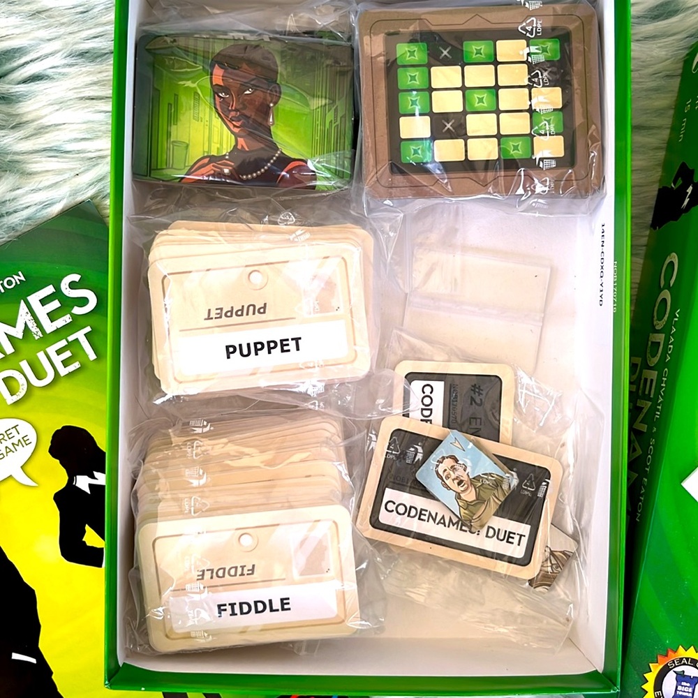 Codenames Duet, Board Game - Picture 6 of 8